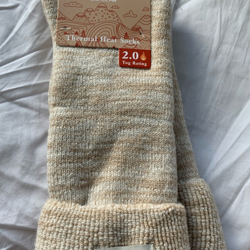 BearPaw Cream Marled Knit 👀BUNDLE AND SAVE🥳